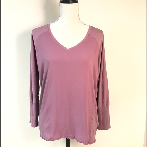 Two by Vince Camuto V-Neck Top Medium Pink Casual Long Sleeve - Picture 1 of 6
